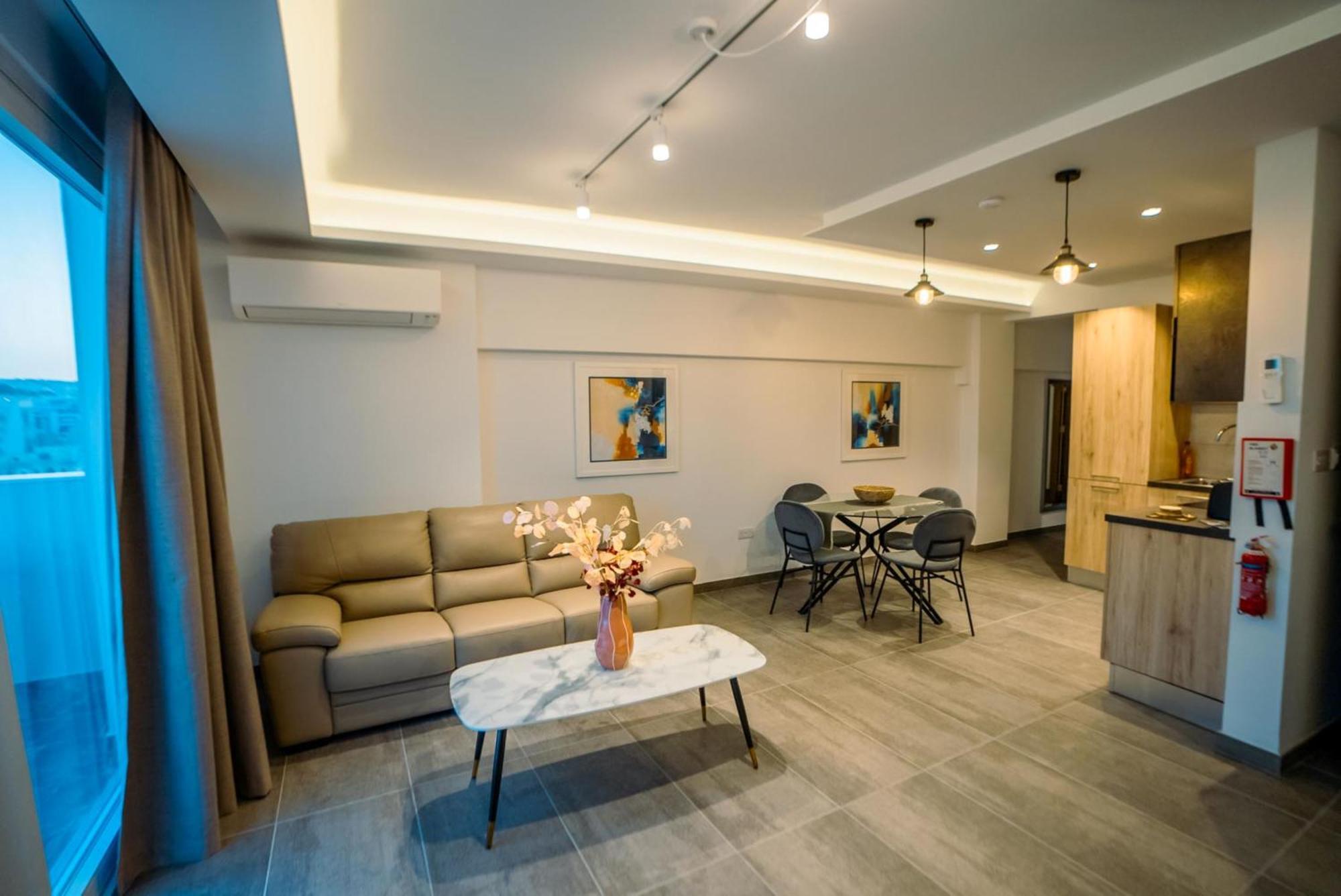 86 Spinola Bay Apartment Saint Julian's ภายนอก รูปภาพ